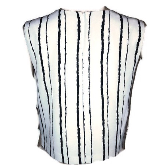 Vince Camuto sleeveless blouse striped medium - Picture 7 of 8